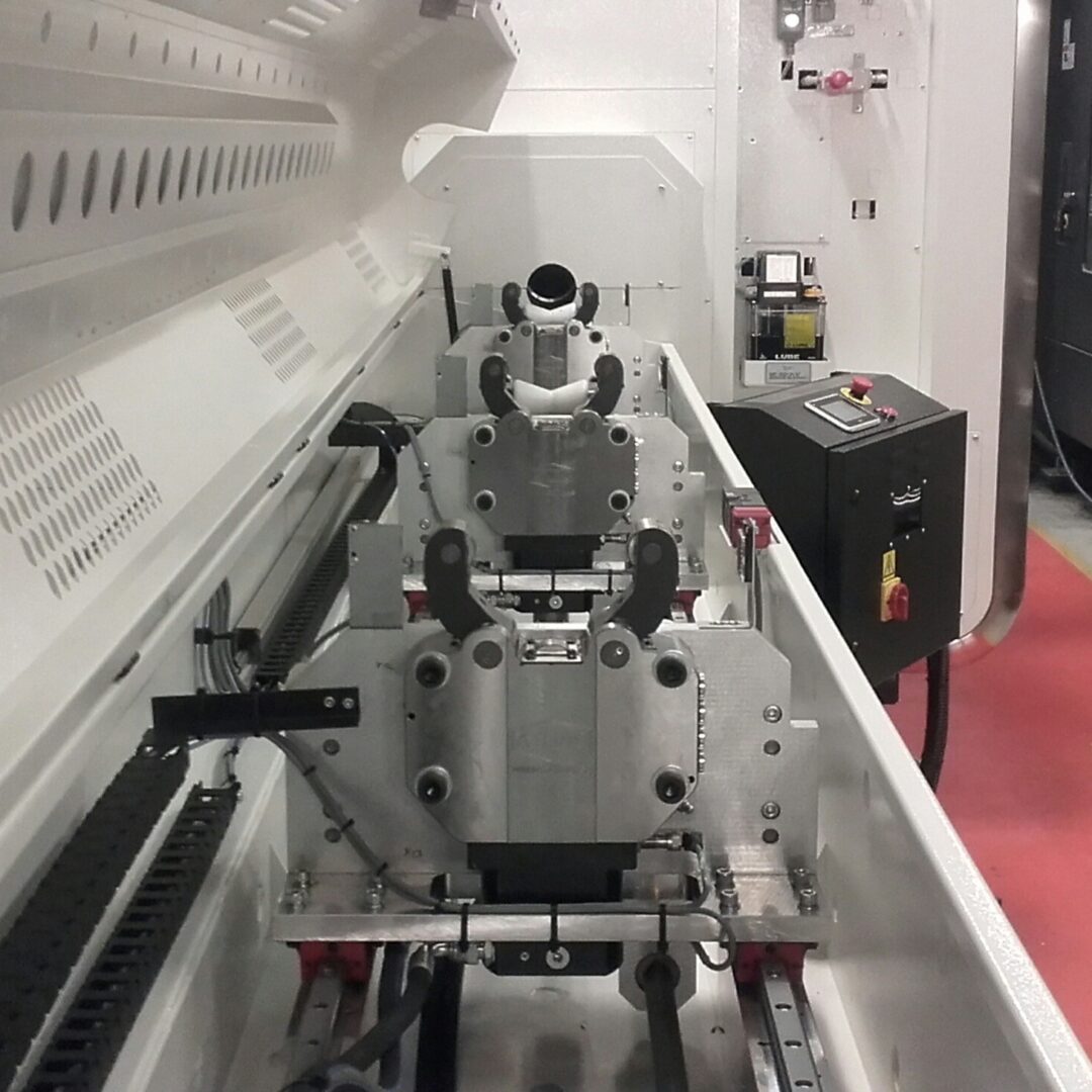 BSU supporting 3 metres of material outside the lathe